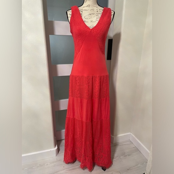 V Cristina Dresses & Skirts - V Cristina Coral Sleeveless dress Tiered Lace
Inserts Smocked Bodice SZ …